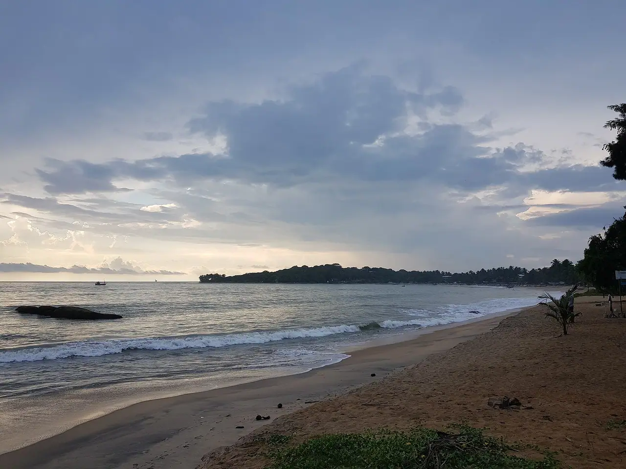 Arugam Bay coastline