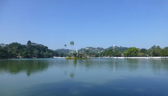 Kandy Lake