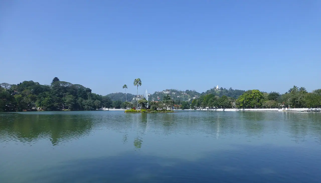 Kandy Lake