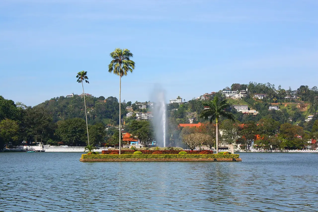 Island in Kandy Lake