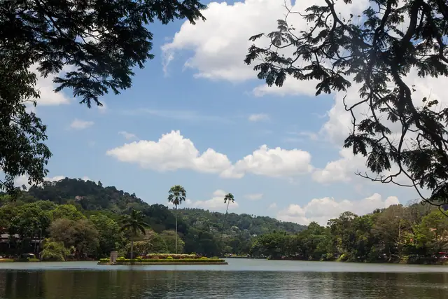 Kandy Lake