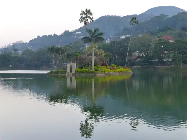 Kandy Lake