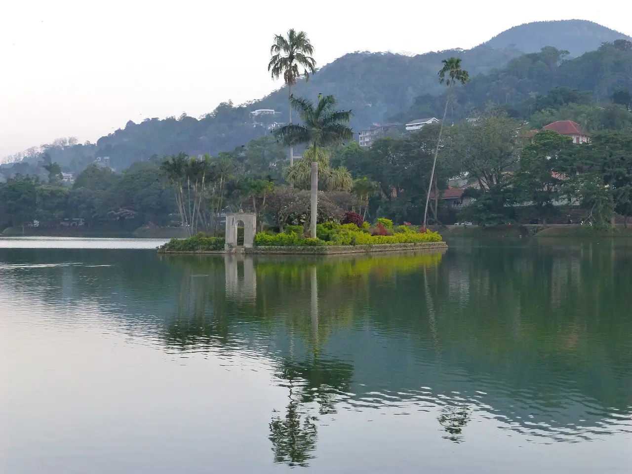 Kandy Lake