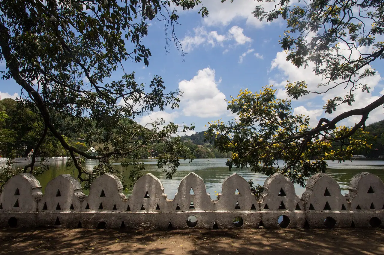 Kandy Lake