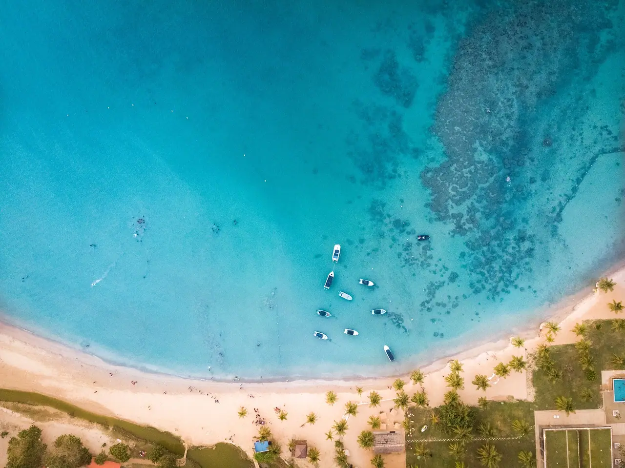 Blue water at Pasikudah beach